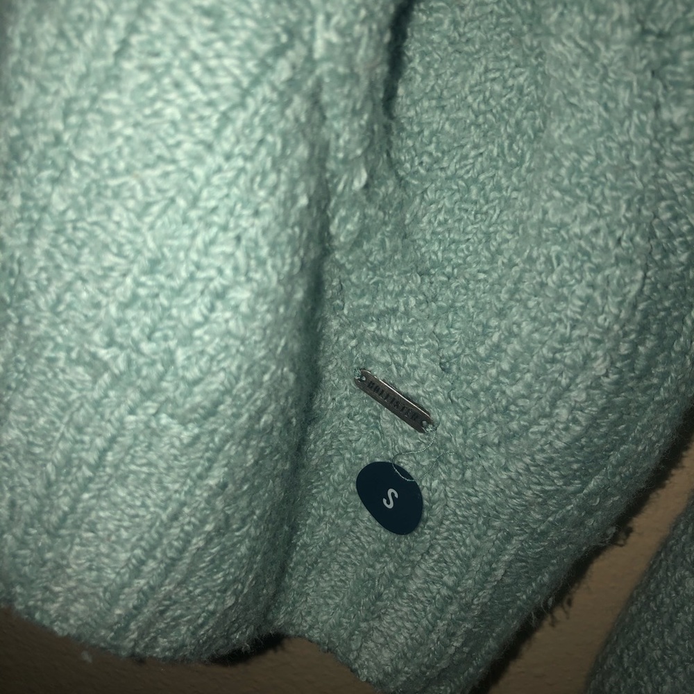 Hollister sweater - Picture 5 of 5